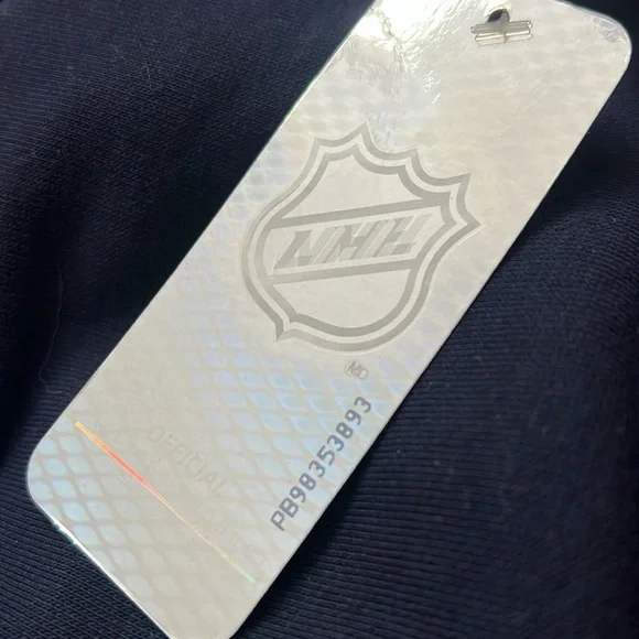 NHL Seattle Kraken Women’s Navy Blue Hoodie size Medium, trendy raw edge hem - Picture 7 of 9